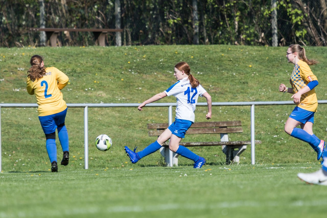 Bild 69 - B-Juniorinnen Bramstedter TS - SSV Hennstedt : Ergebnis: 3:7